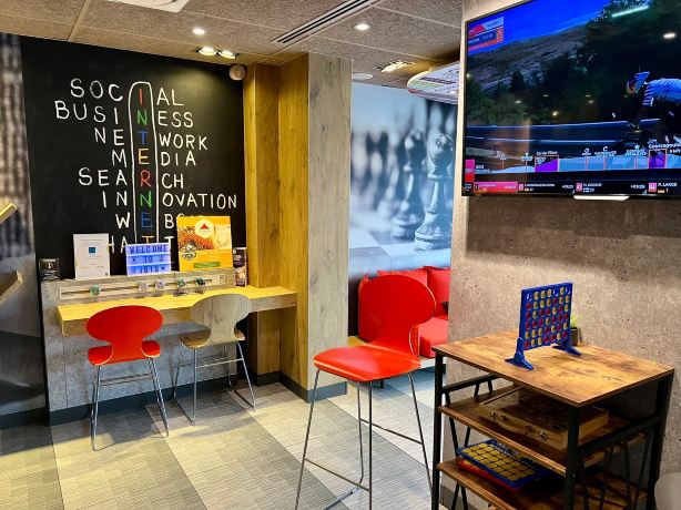 宜必思里昂维尔河畔索恩酒店-官方