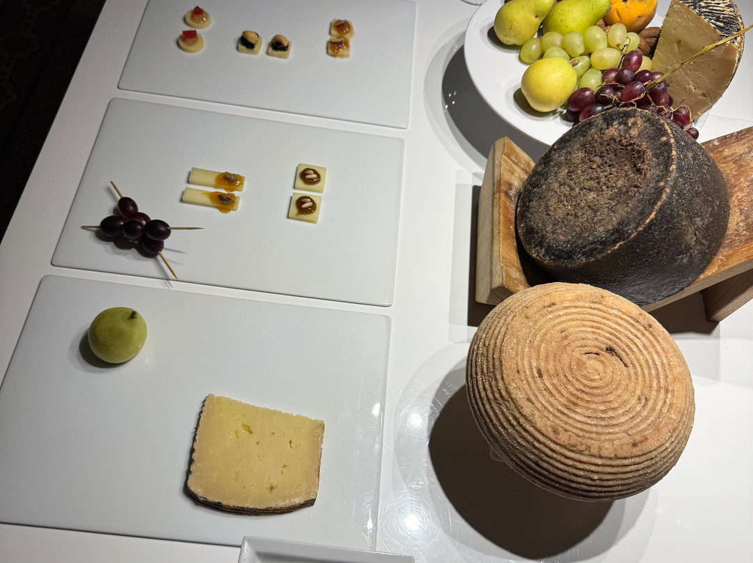 Bottega Pecchioli-卡尔米尼亚诺必去景点