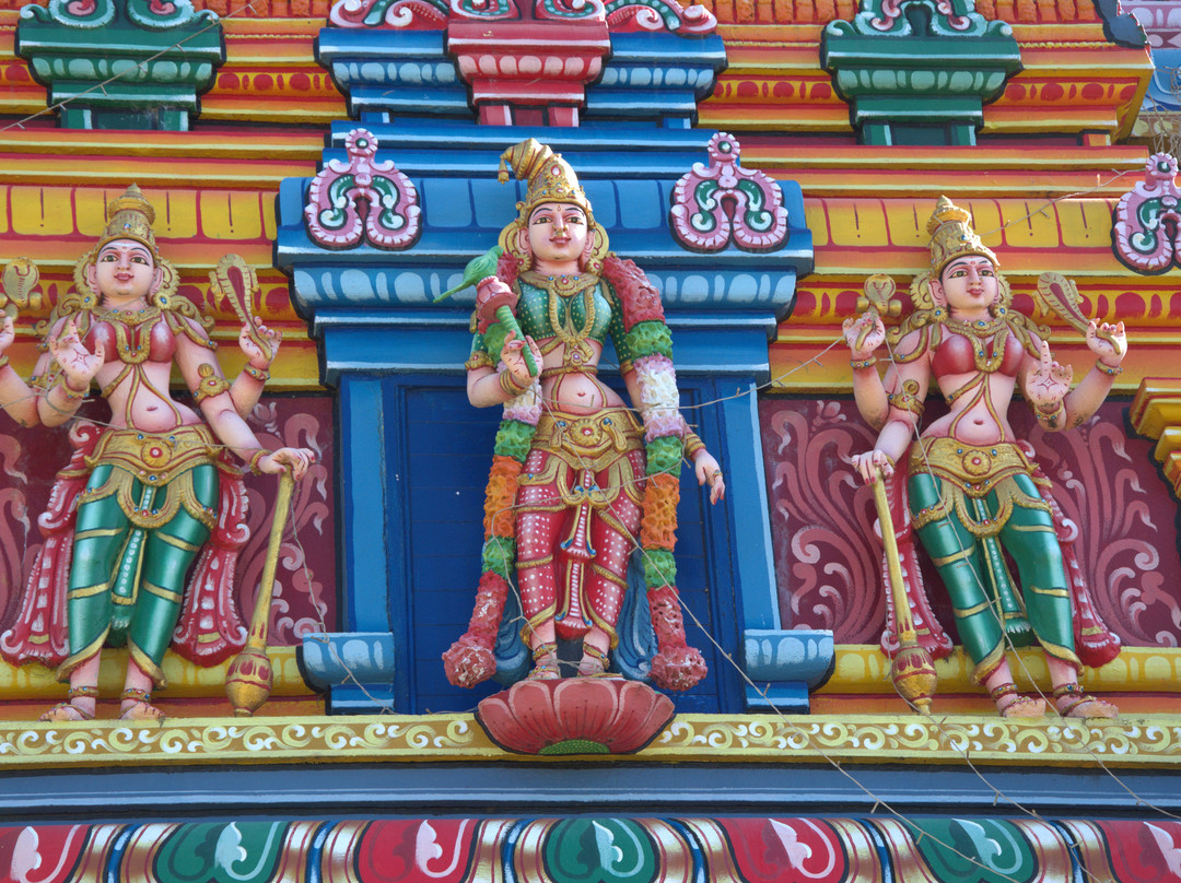 Temple du Colosse-Saint-Andre必去景点