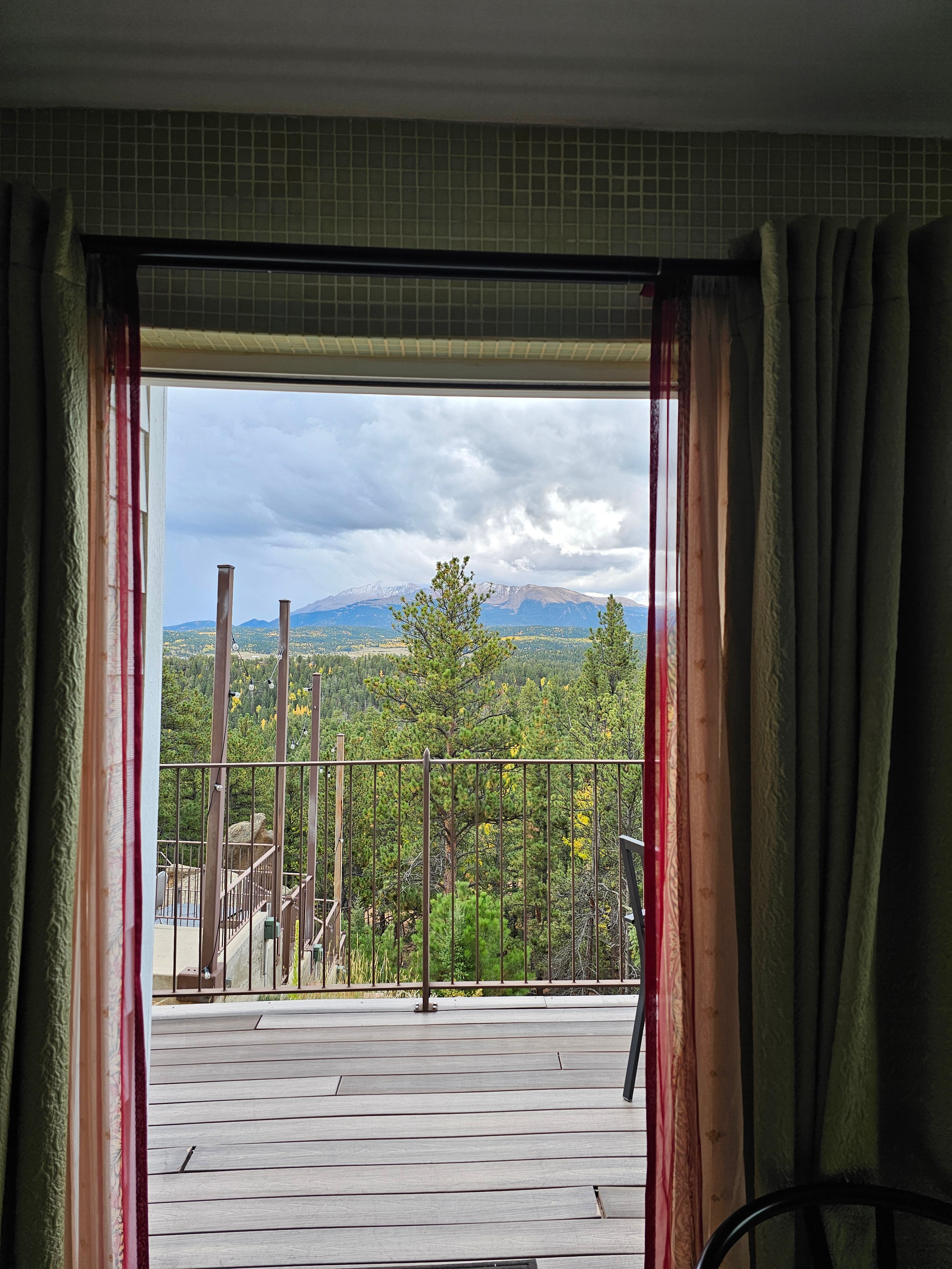 Pikes Peak Paradise Bed + Breakfast-酒店景观