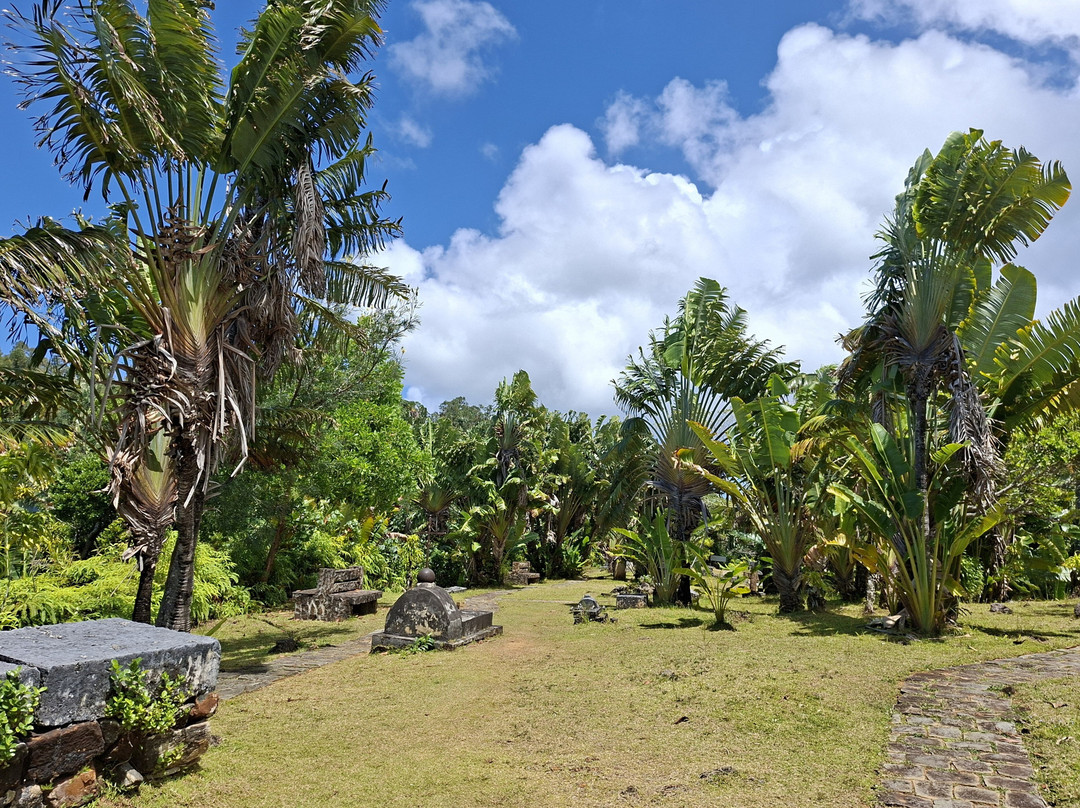 Pirate Cemetery on Nosy Boraha-Nosy Boraha必去景点