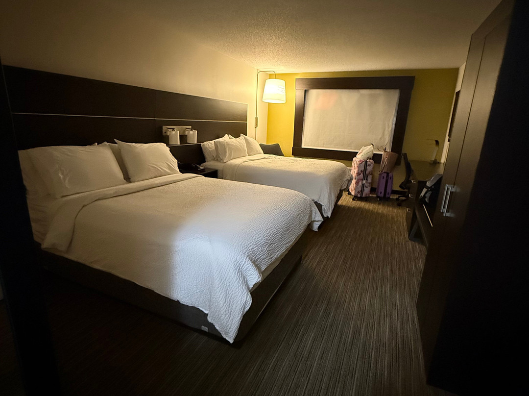 Holiday Inn Express & Suites Boston - Marlboro by IHG主图