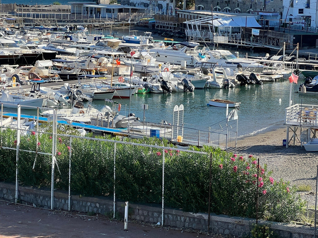 Le Axidie - Marina Di Equa主图