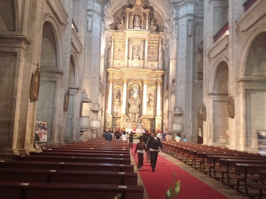 Iglesia de San Francisco-圣地亚哥德孔波斯特拉必去景点