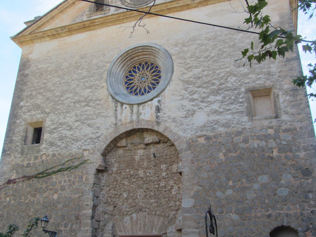 Plaça Cartoixa-法德摩萨必去景点