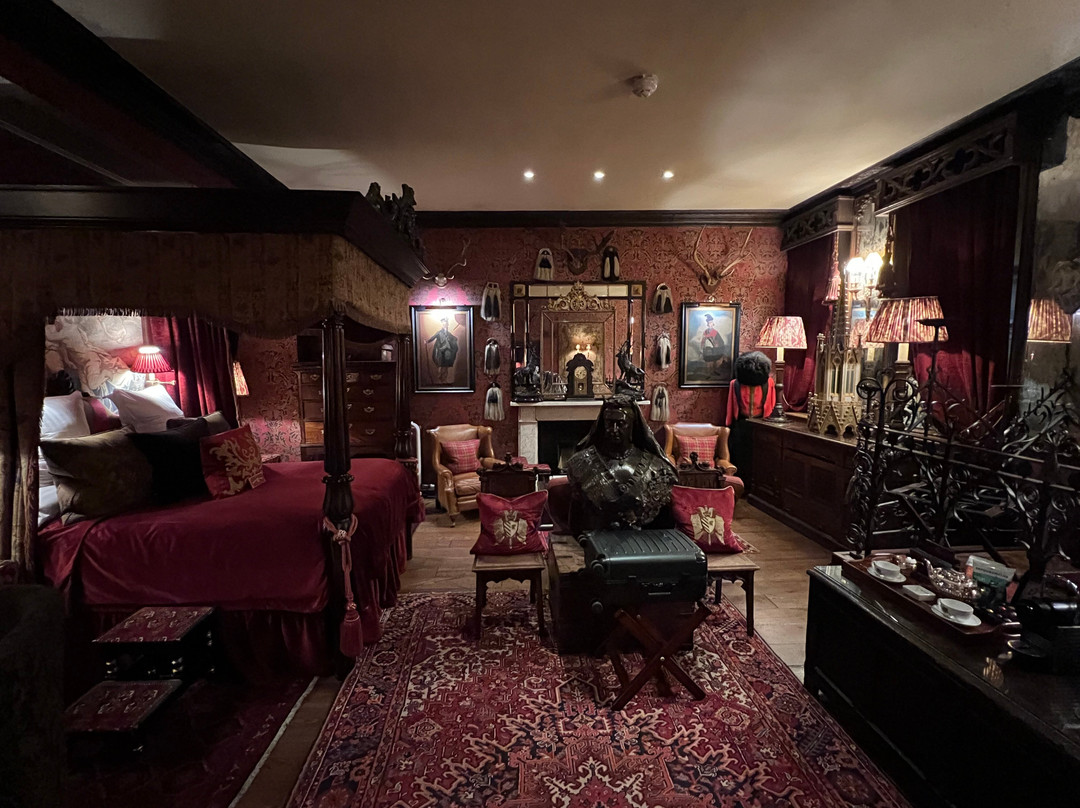 魔力城堡酒店主图