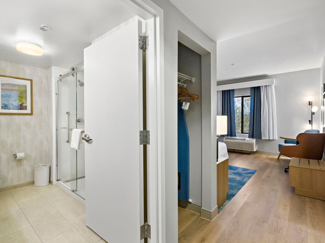 Hampton Inn & Suites Lancaster主图