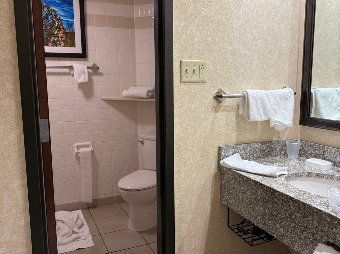 Drury Inn & Suites Terre Haute主图