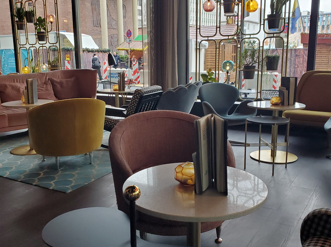 埃森1号汽车旅店主图