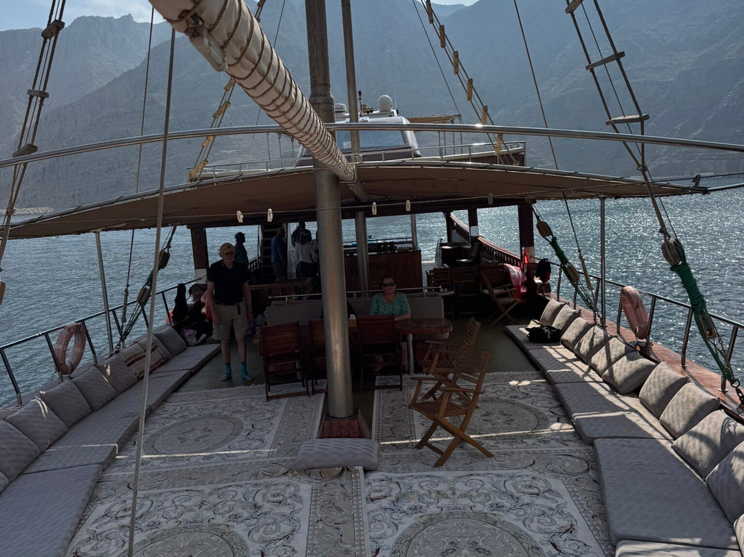 Musandam Sea Adventure Travel and Tourism-海塞卜必去景点