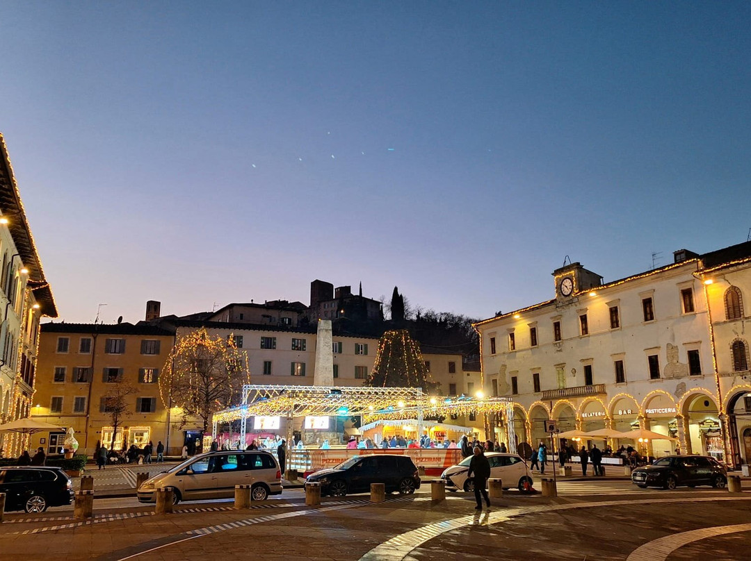 Piazza Arnolfo di Cambio-埃尔萨谷口村必去景点