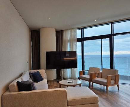 Shilla Monogram Gangneung主图