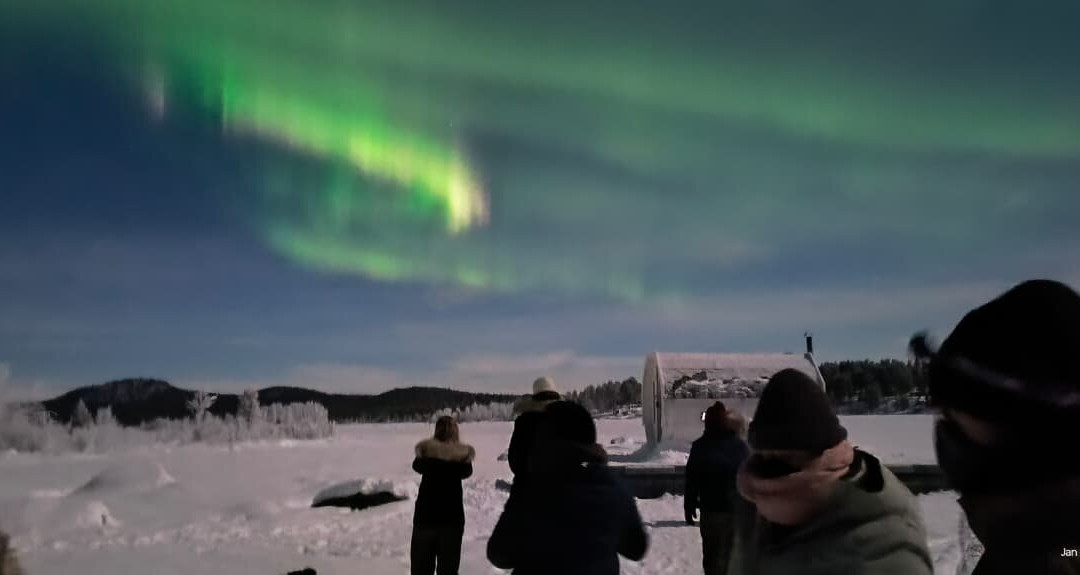 老爷爷极光团-基律纳必去景点