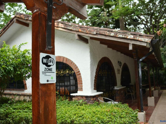 Hotel Pueblito Espanol