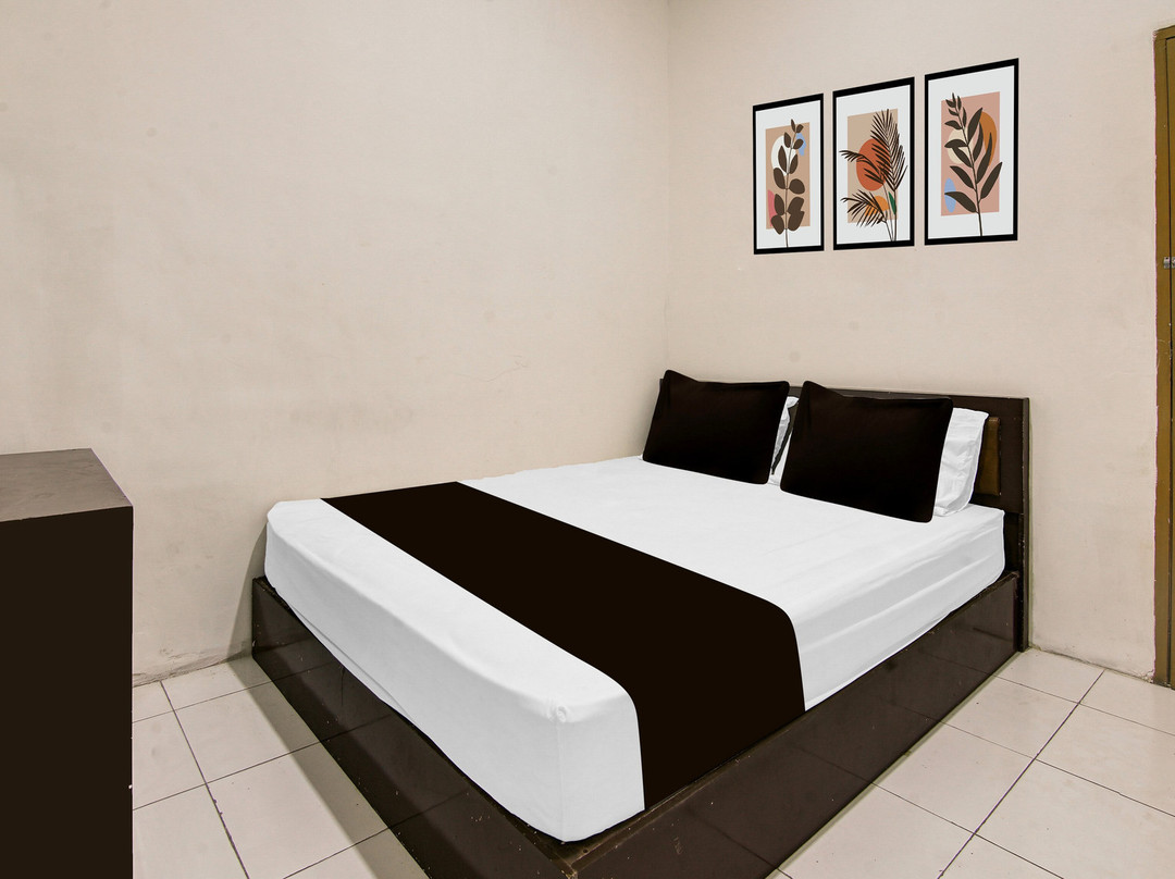 Hotel O Makassar Near RS Grestelina Formerly Wisma Makassar