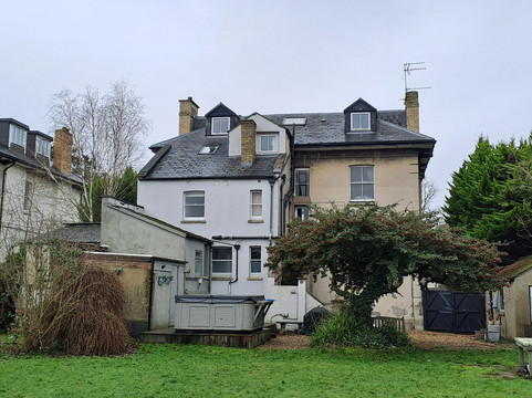 Longworth Villa主图