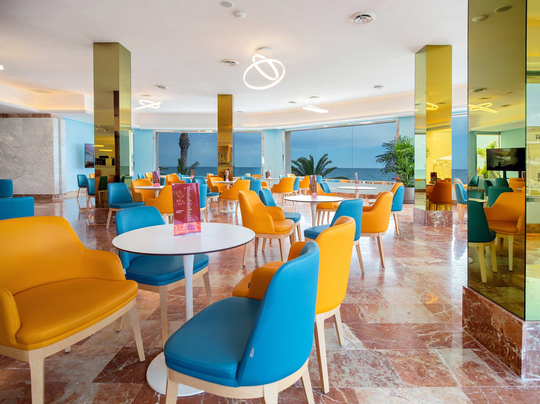 柯拉尔海滩瑟维集团酒店主图