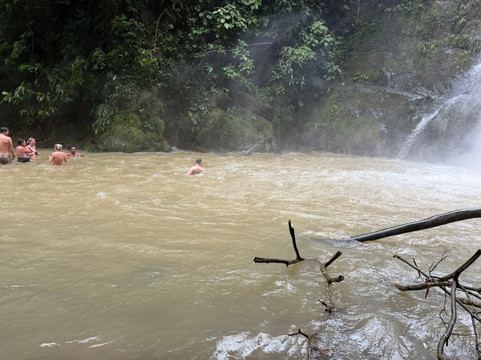 Cahuita Experience Surf School-卡维塔必去景点