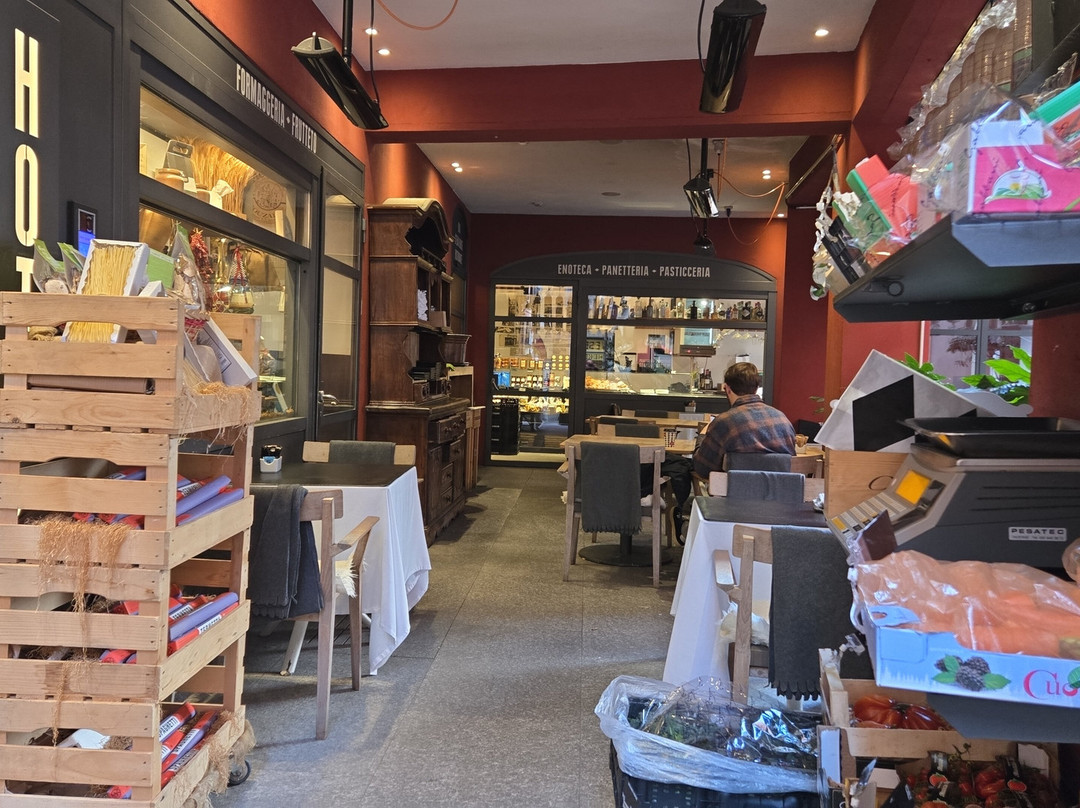 加巴尼酒店主图