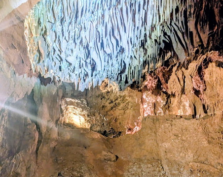 Grand Caverns-Grottoes必去景点