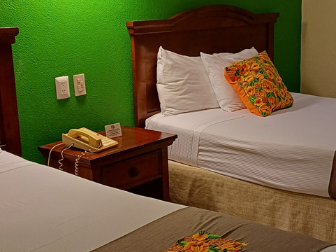 坎佩切广场酒店主图