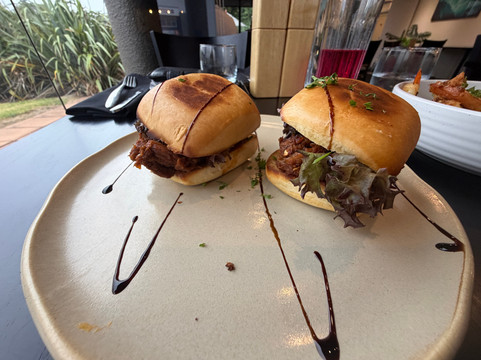 艾勒斯利国际汽车贝斯特韦斯特酒店主图