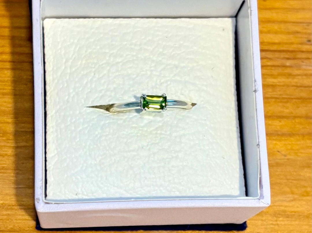 Sithma Gems & Jewellery-乌纳瓦图纳必去景点