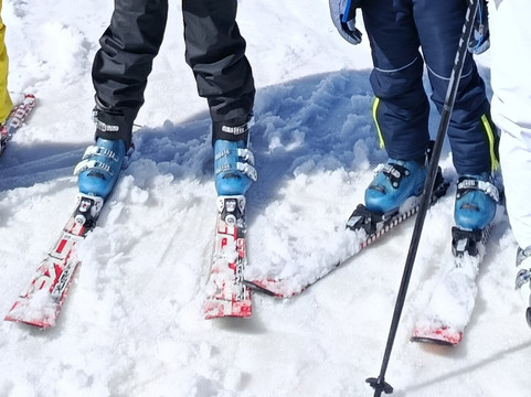Skicenter Sierra Nevada. Meereshöhe-莫纳奇尔村必去景点