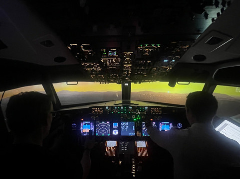 Aerospace Experience Flight Simulators-彼得伯勒必去景点