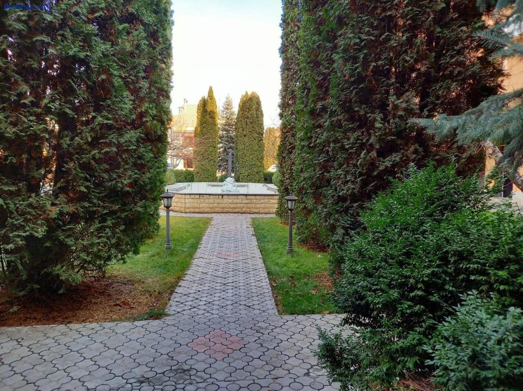 Jrvej Plaza