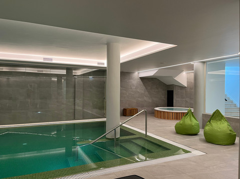 欧罗莫尼斯酒店主图