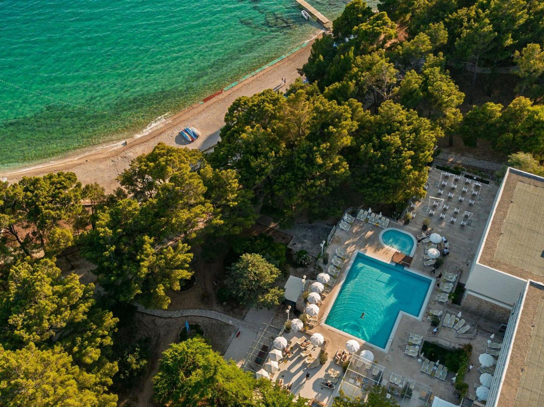 蓝阳博拉克酒店主图