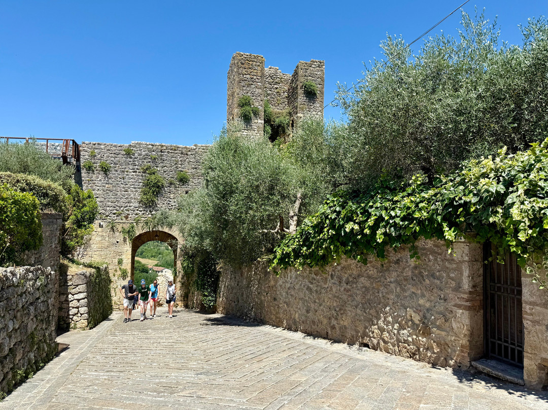 Porta Fiorentina-Castellina Scalo必去景点