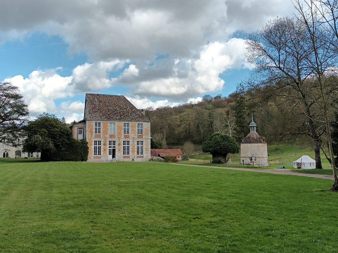 Abbaye de Mortemer-Haute-Normandie必去景点