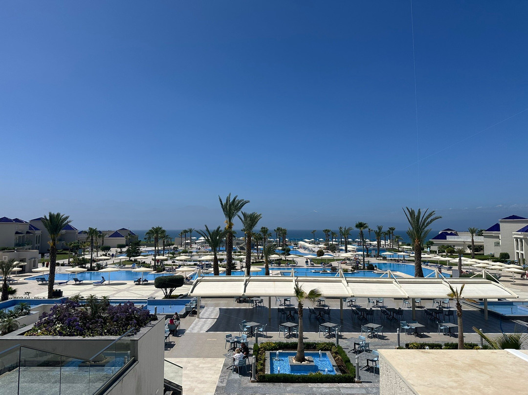 Pickalbatros White Beach Resort