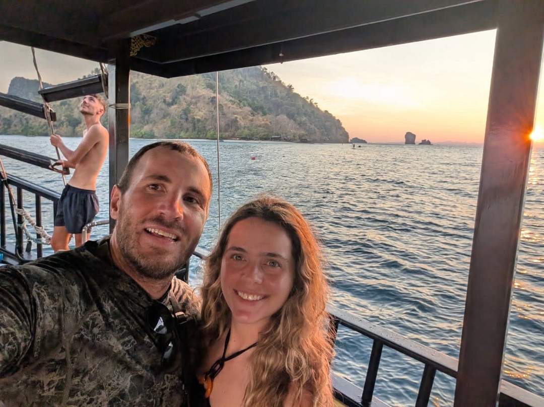 甲米日落游轮-奥南必去景点