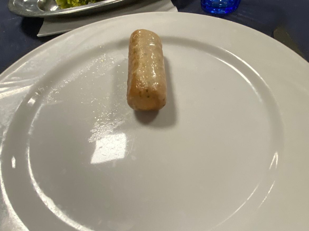 布鲁村酒店主图