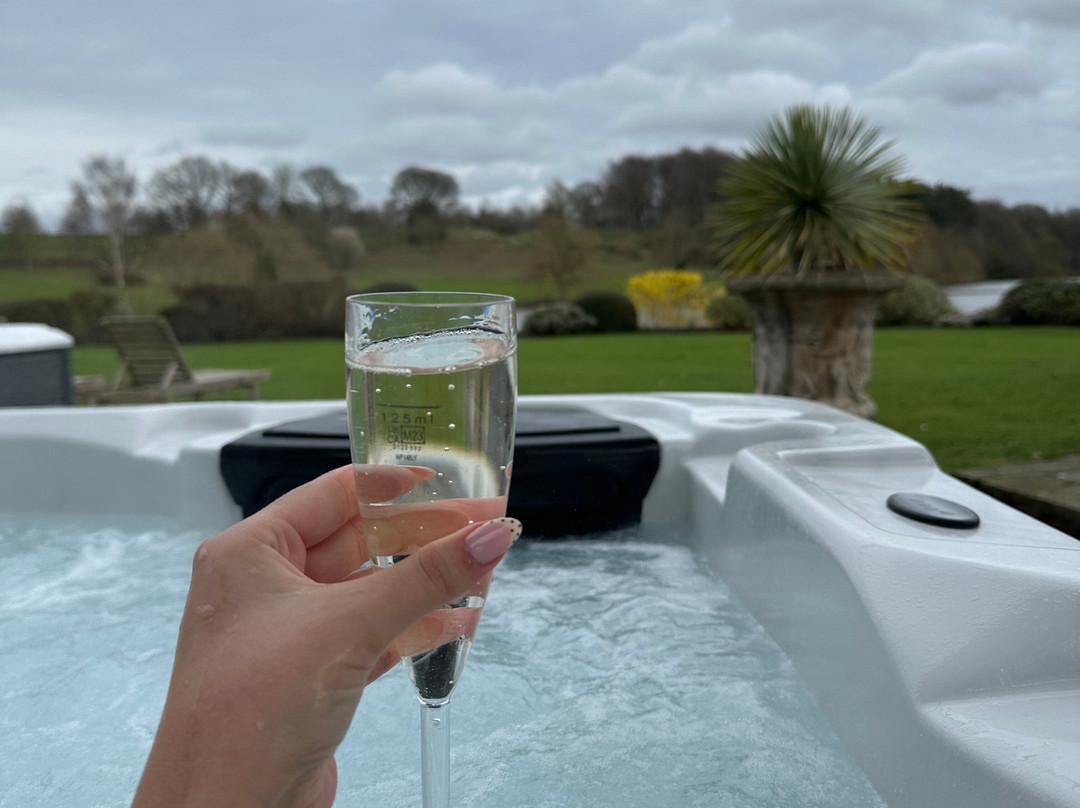 西佳沃特顿公园酒店主图