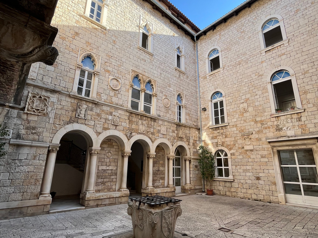 Ayuntamiento Trogir-特罗吉尔必去景点