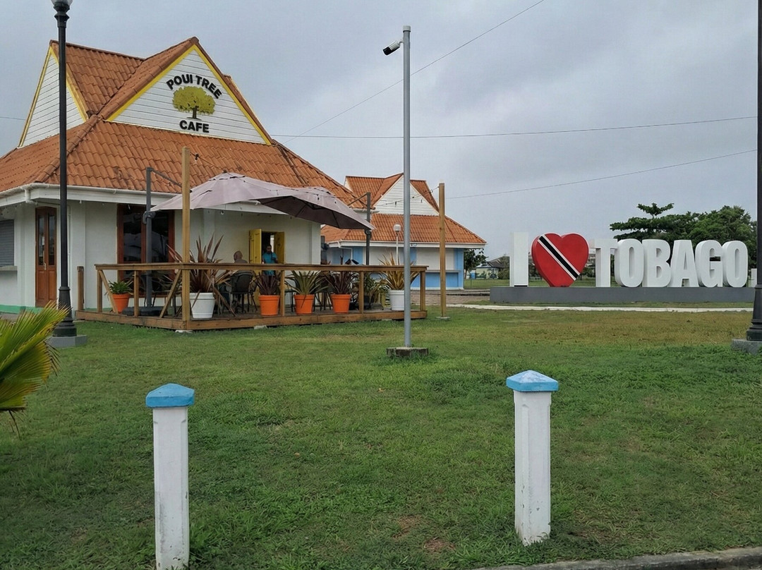 Poui Tree Cafe