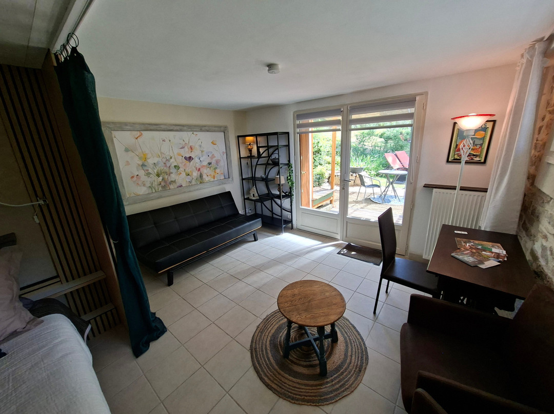 Chambres d’Hotes Maison Les Fraysses B&B主图