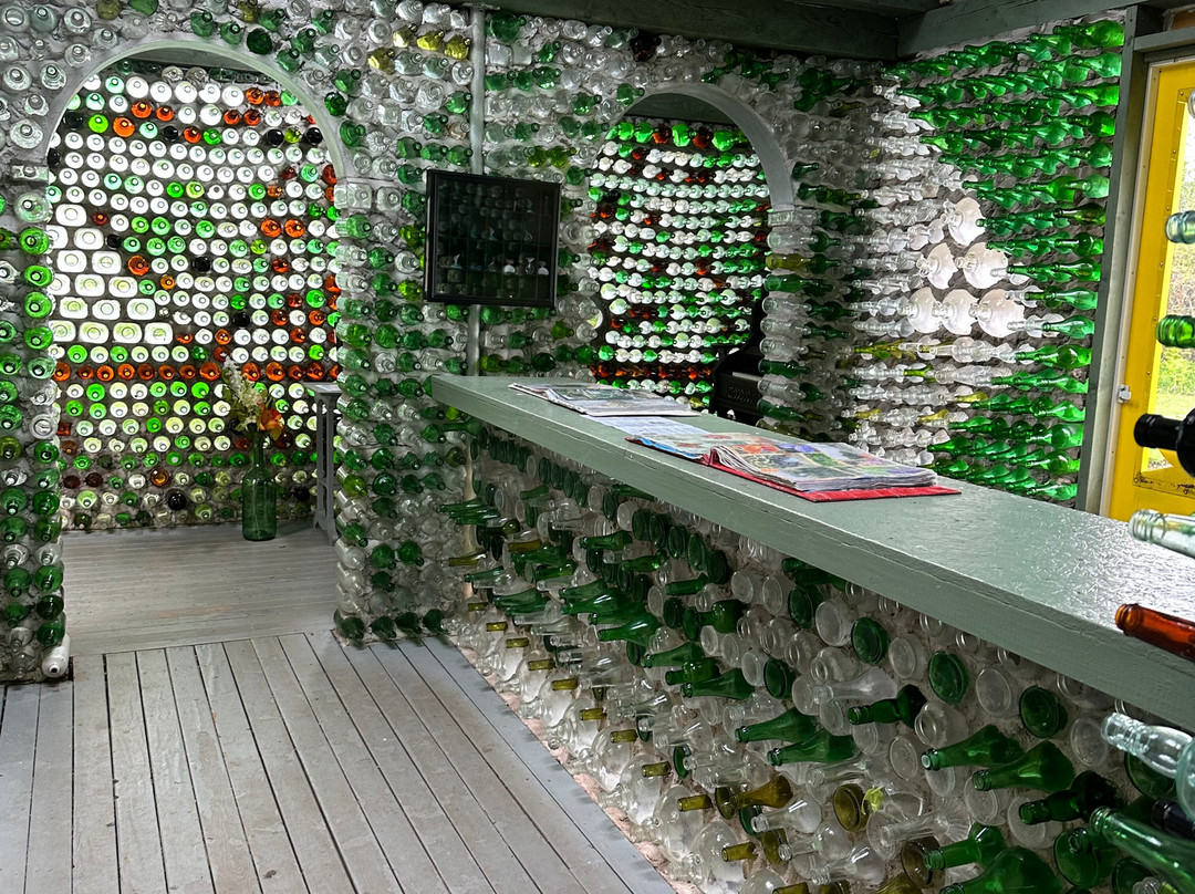 The Bottle Houses-Cape Egmont必去景点