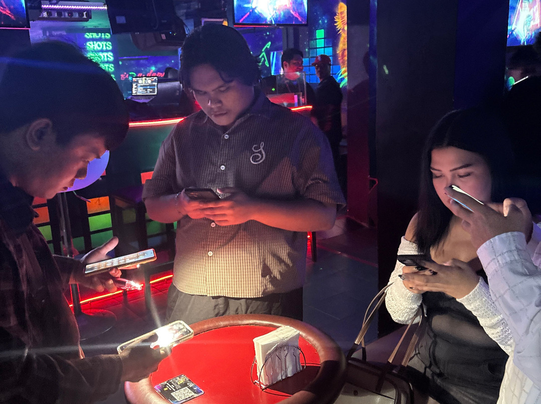 Neon Nights Bar Club-马卡蒂必去景点