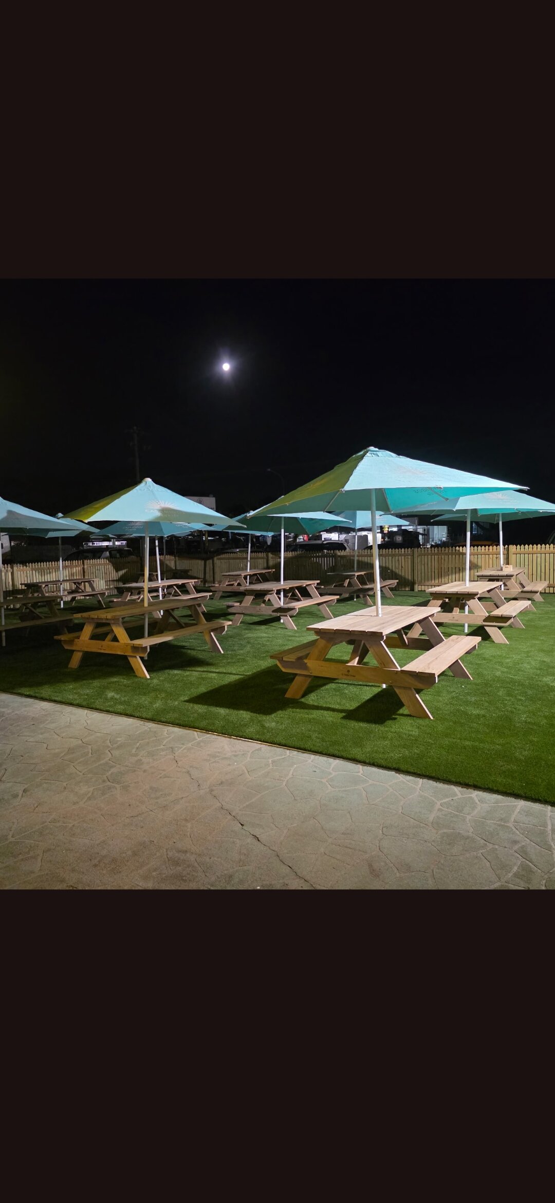 Westside Village Hotel-旅行者