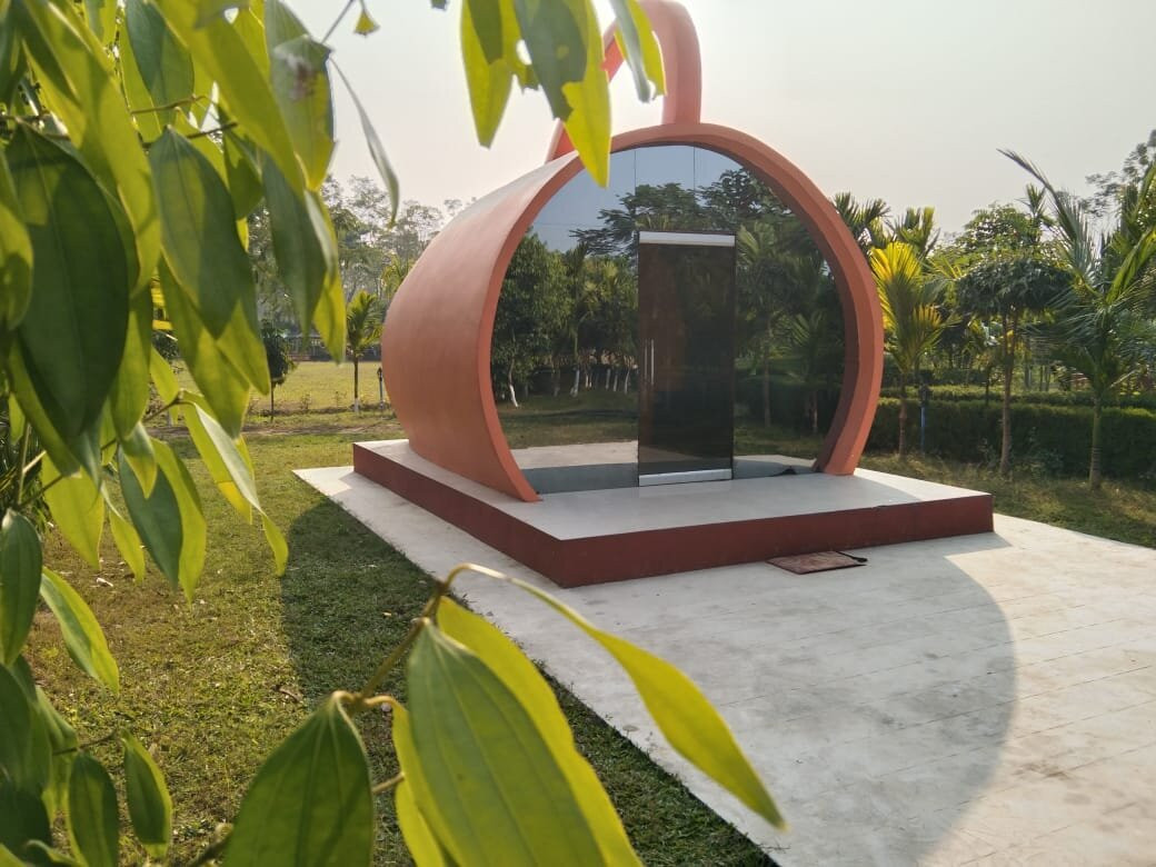 Khamar Bari