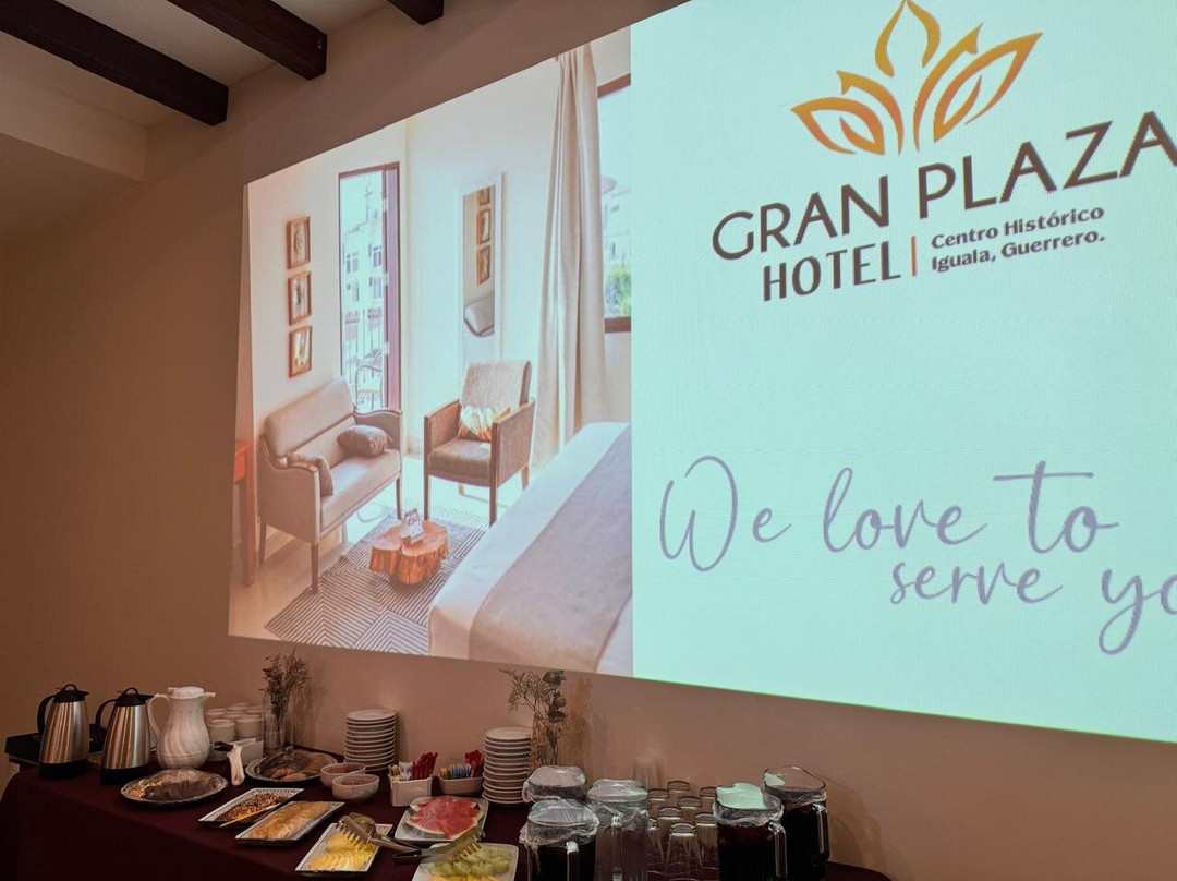 Gran Plaza酒店历史中心主图