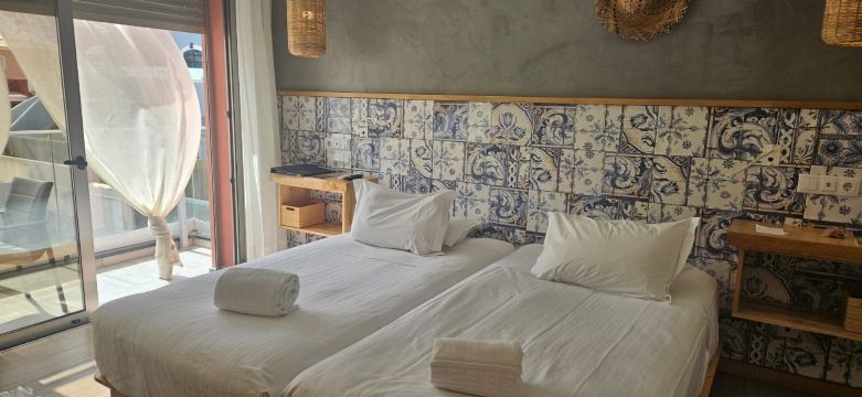多姆曼努埃尔一世魅力法义公寓式酒店及旅馆 - 限成人-旅行者