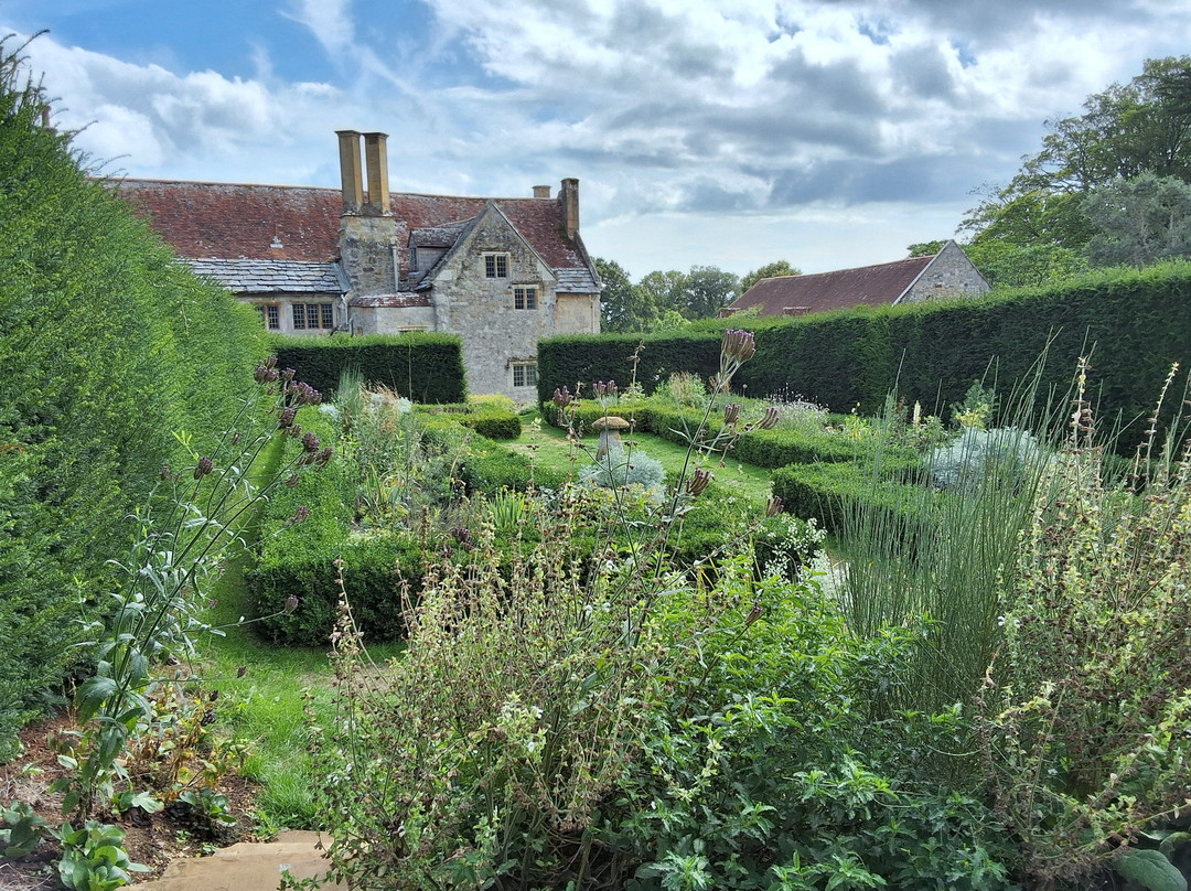 Mottistone Gardens-Brighstone必去景点