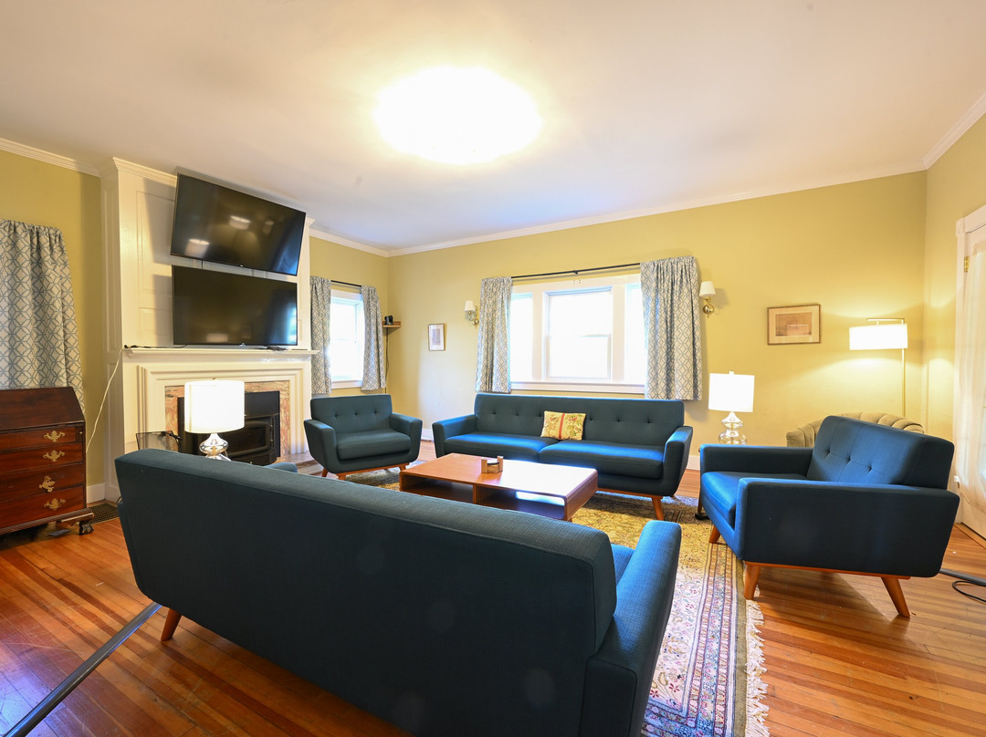 Gilmor Sloane House - Stony Point Center主图
