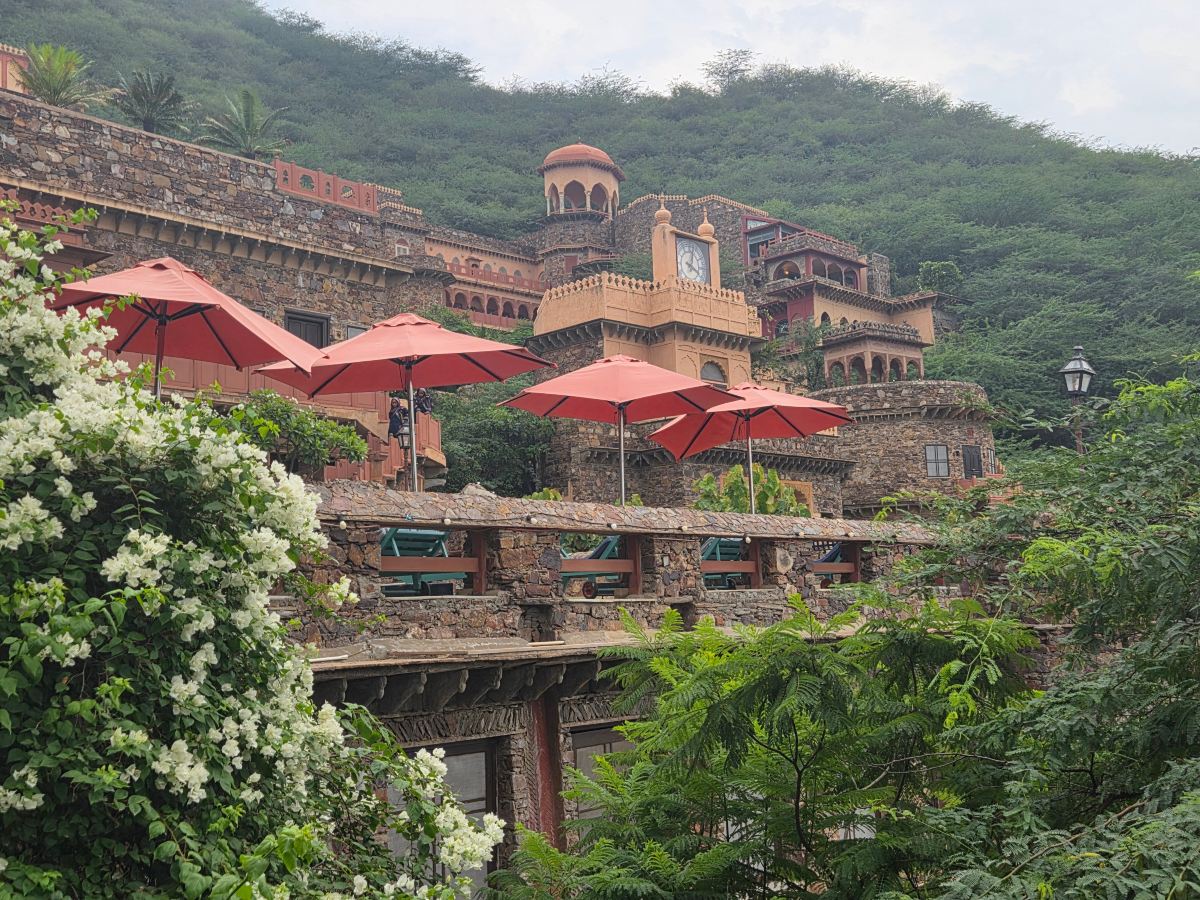尼梅拉堡-宫殿酒店-旅行者